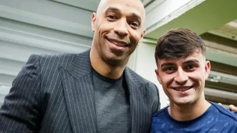 詹姆斯贡献26分12助攻力克克内克特37分，爵士失利，詹姆斯队续写六连胜佳绩