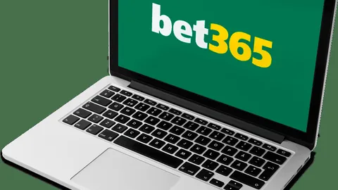 王大雷半场三度失球，手感不佳情绪受影响