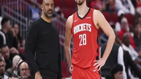 富勒姆1-0击败利物浦，勒米纳抢断萨拉赫射失